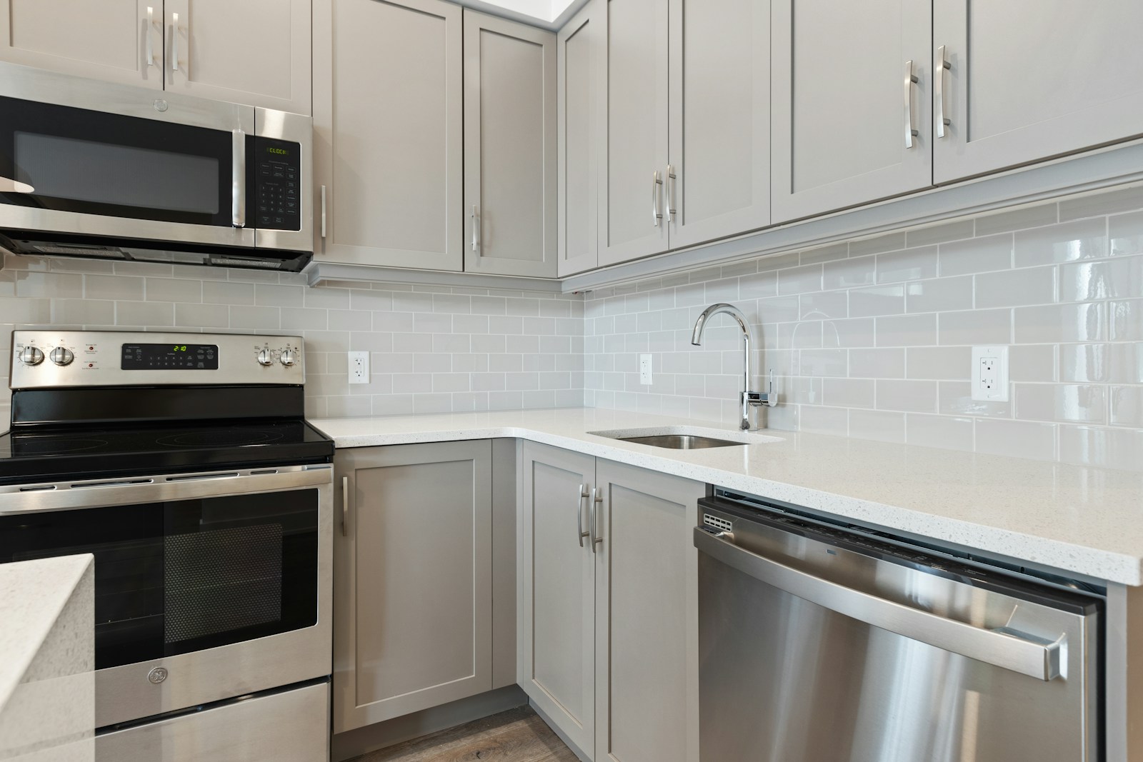 Monogram dishwasher interior with stainless tub and racks — Monogram dishwasher diagnostics
