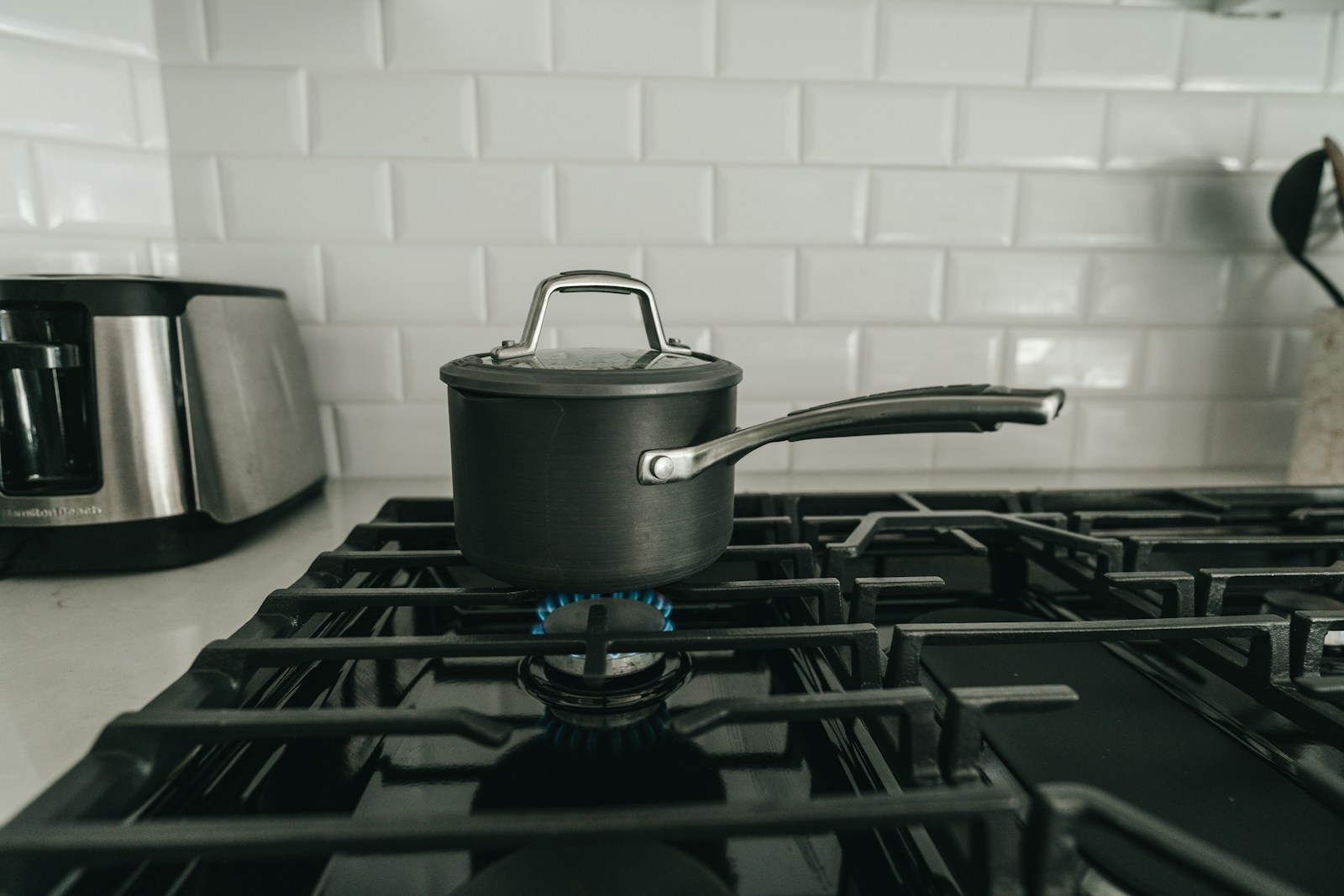 Monogram professional rangetop with multiple burners — certified Monogram rangetop service